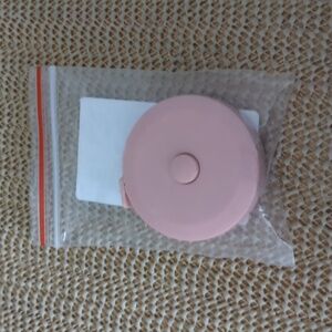 Retractable pink tape measure New
